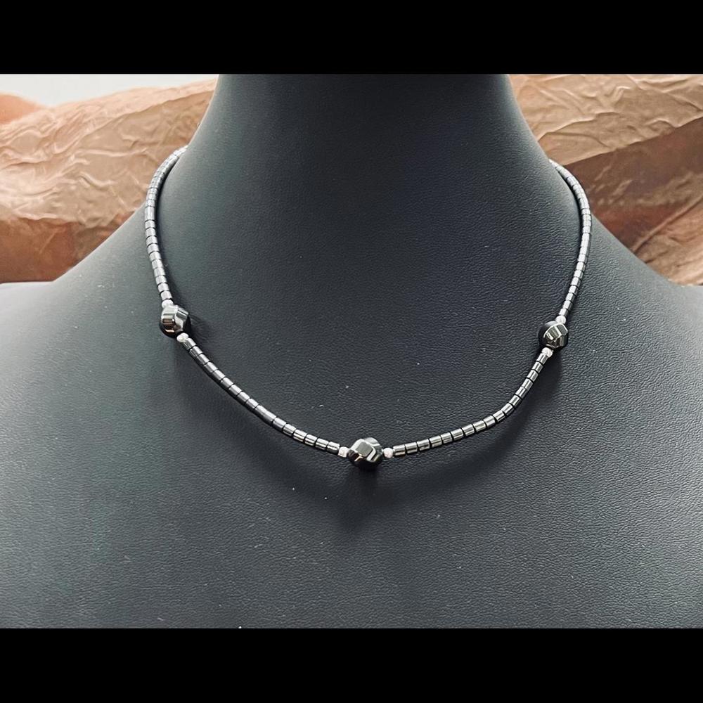 HEMATITE MULTI SIZE BEADED COLLAR NECKLACE